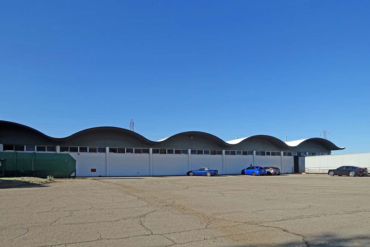 General view 3 of the Continental Bakery showing the thin-shell concrete roof in May 2017.