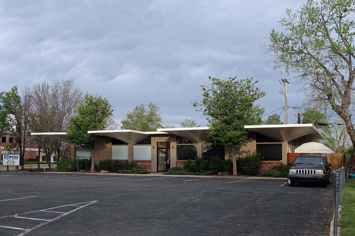 General view 1 of the Mr. Steak restaurant showing the thin-shell concrete roof in May 2017.