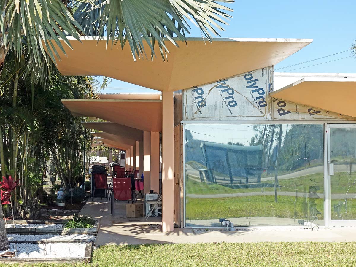 General view 3 of Warm Mineral Springs Inn showing the thin-shell concrete roof in January 2019.